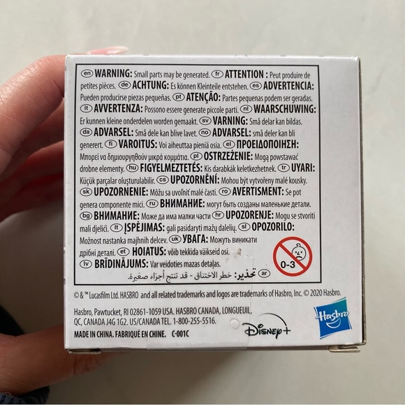 Star Wars Bounty Collection Series 2 The Mandalorian Child Helmet Hiding Pose - Picture 5 of 6